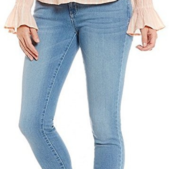 Jessica Simpson Relaxed Skinny Crop - Picture 4 of 8